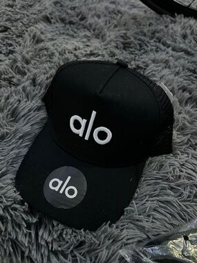 帽子 alo Yoga District Trucker Hat Gravel District Trucker Hat - Gravel | ALO